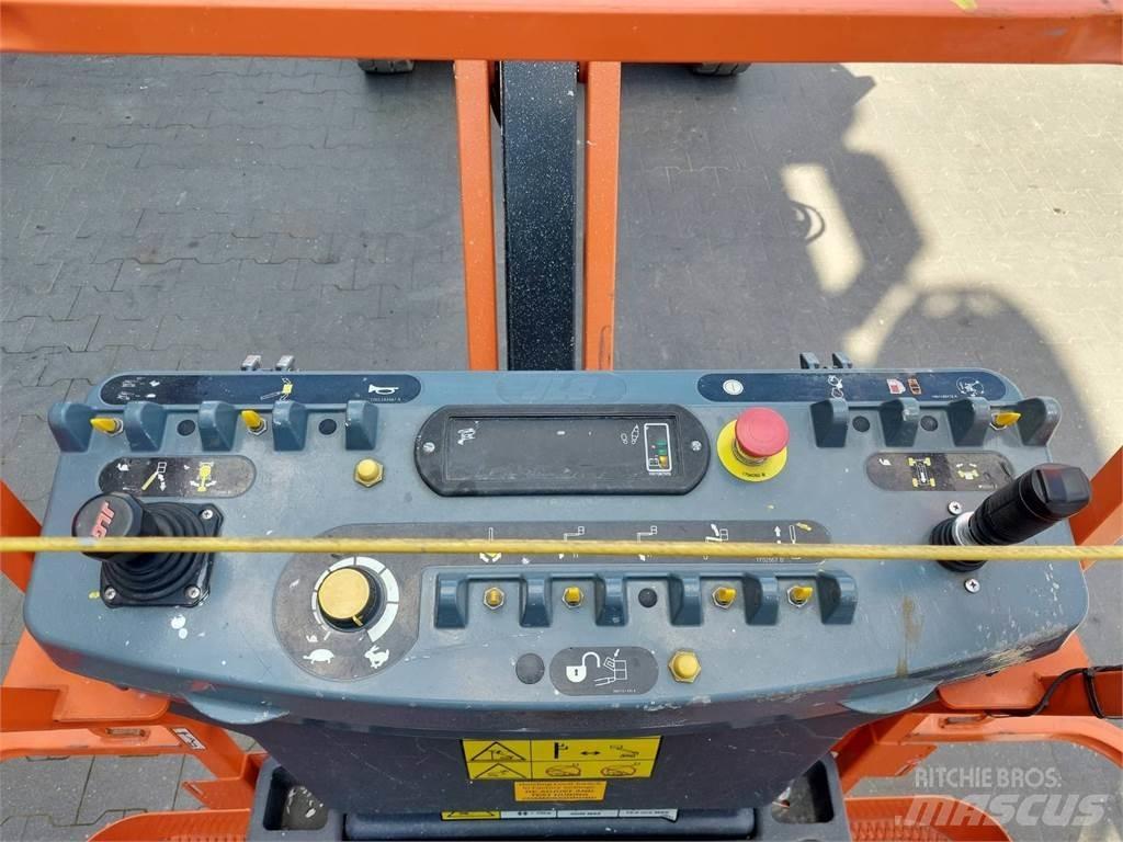 JLG E450AJ Bomliftar