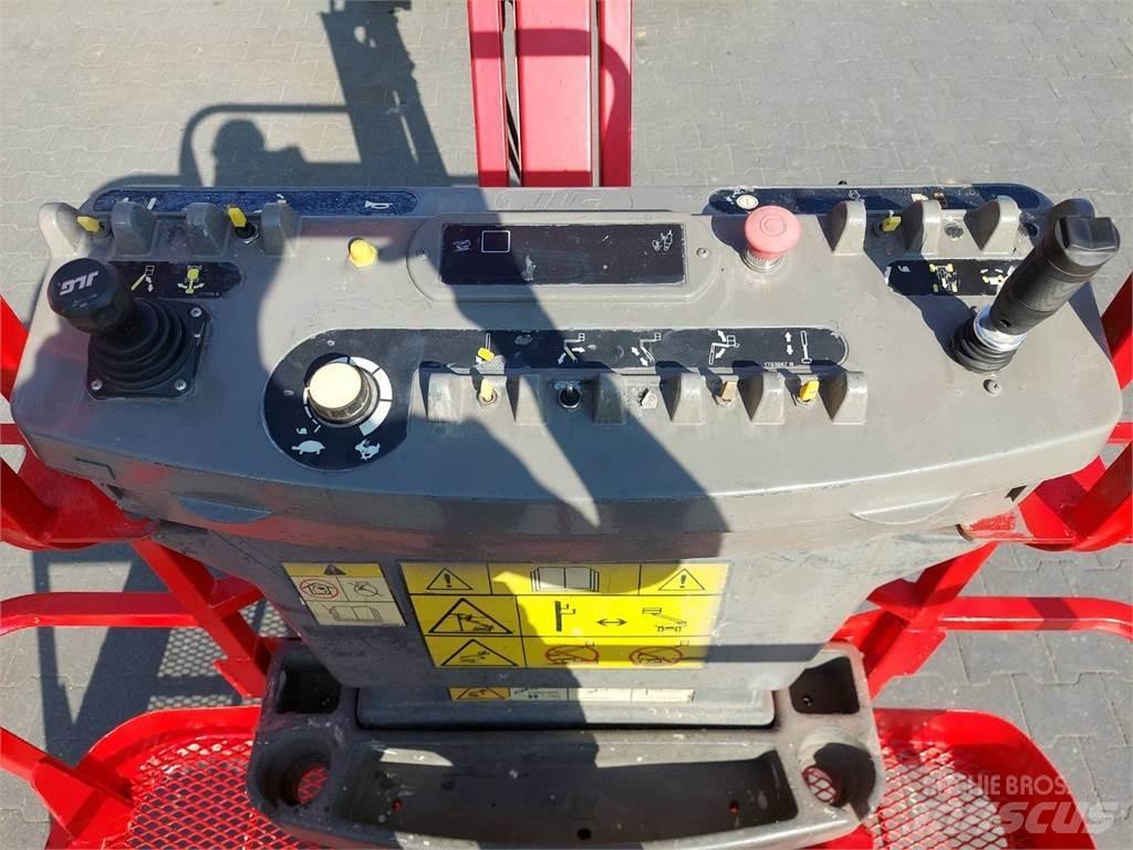 JLG M450AJ Bomliftar