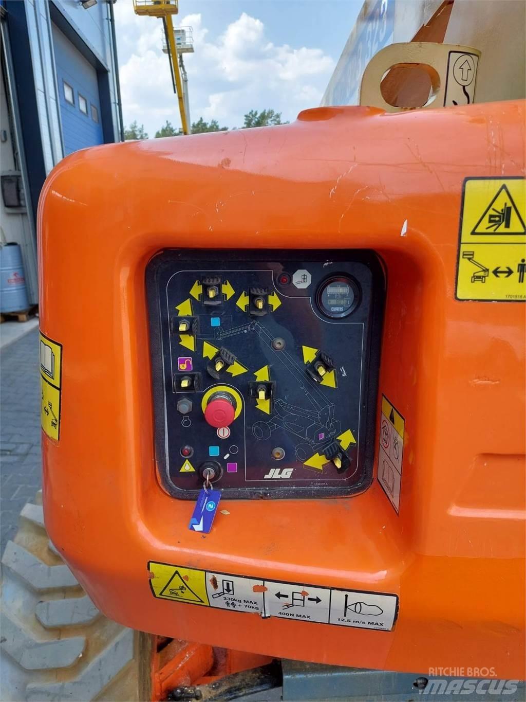 JLG M600JP Bomliftar