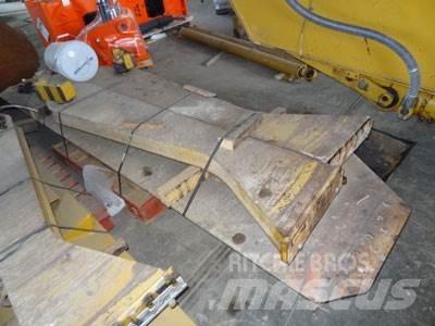 CAT 740 Tailgate Övriga