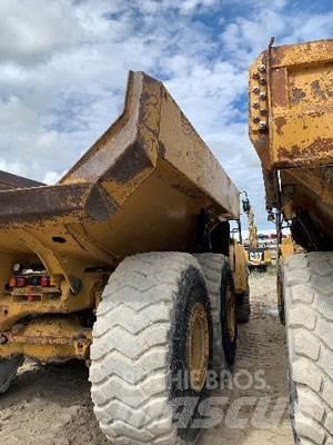 CAT 740B Midjestyrd dumper