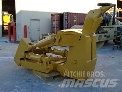 CAT D8T/R/N Ripper, S/S Övriga