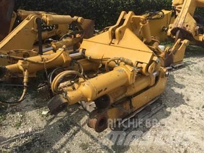 CAT D8T Ripper, S/S Övriga