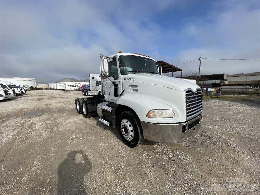 Mack CXU613 Dragbilar