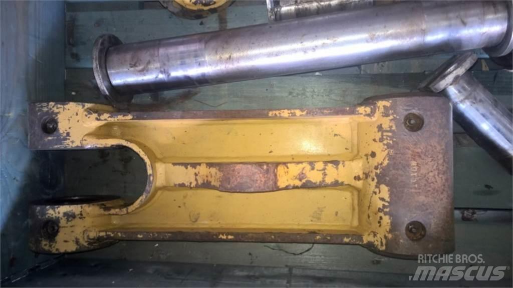 CAT 312D Chassi och upphängning