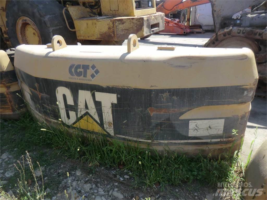 CAT 325B Chassi och upphängning