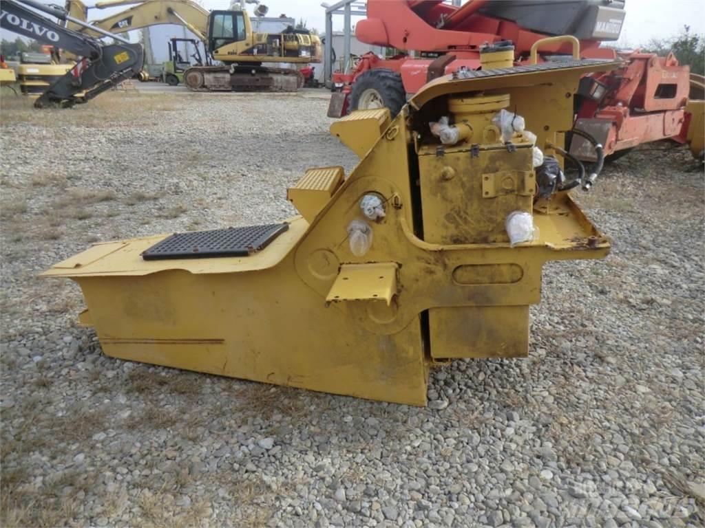 CAT 735 Chassi och upphängning