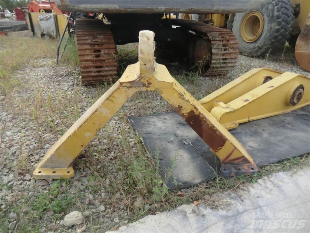 CAT 735 Chassi och upphängning