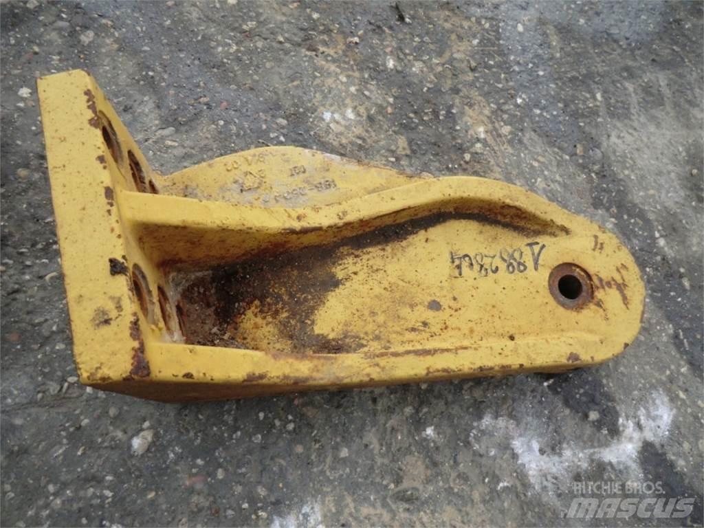 CAT 735 Chassi och upphängning