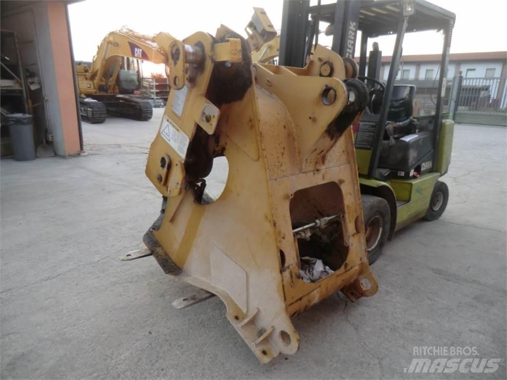 CAT 928G Chassi och upphängning