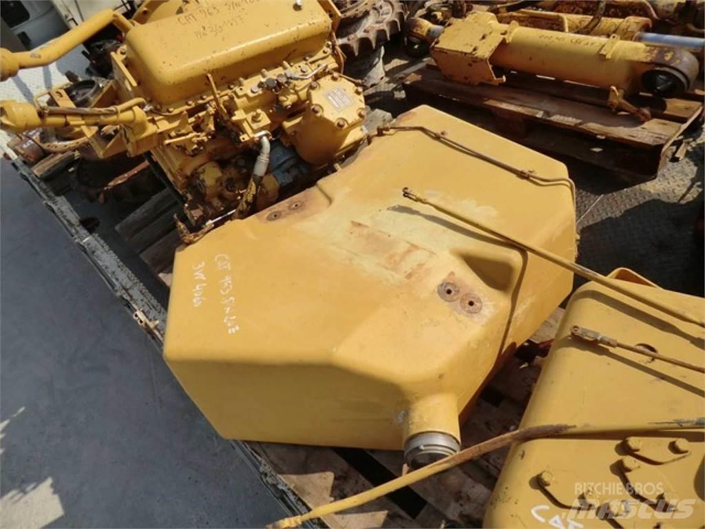 CAT 953 Chassi och upphängning