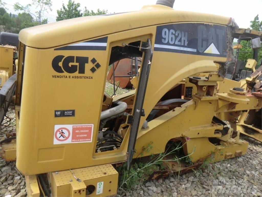 CAT 962H Chassi och upphängning