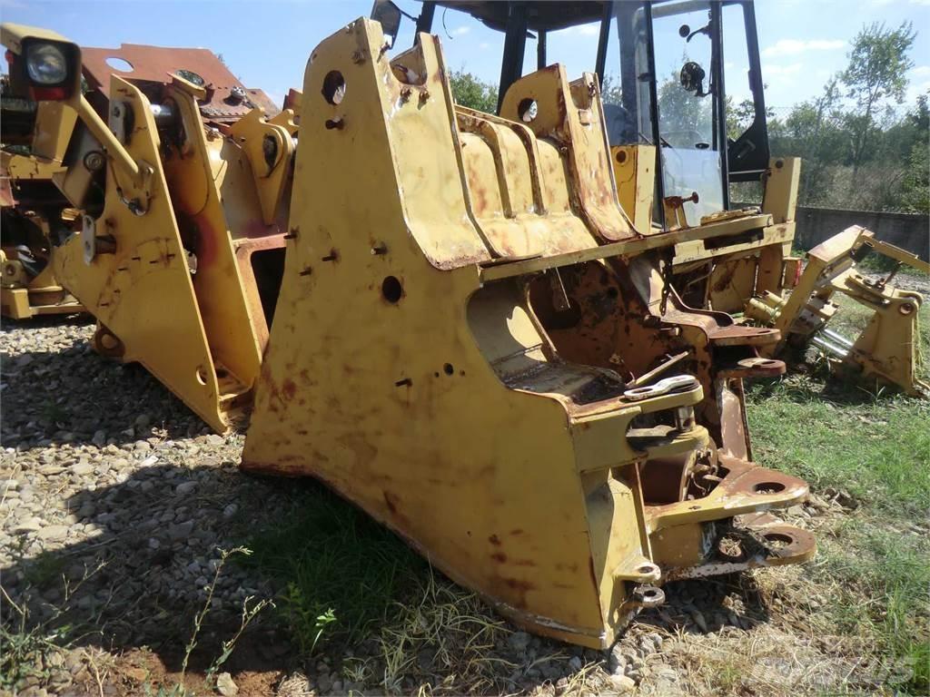 CAT 963D Chassi och upphängning