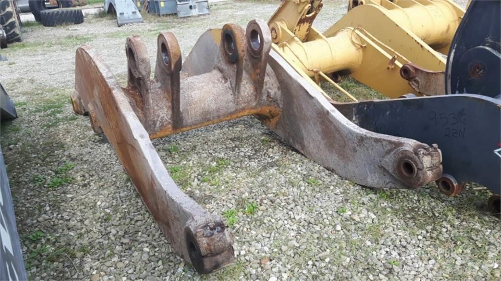 CAT 988B Chassi och upphängning