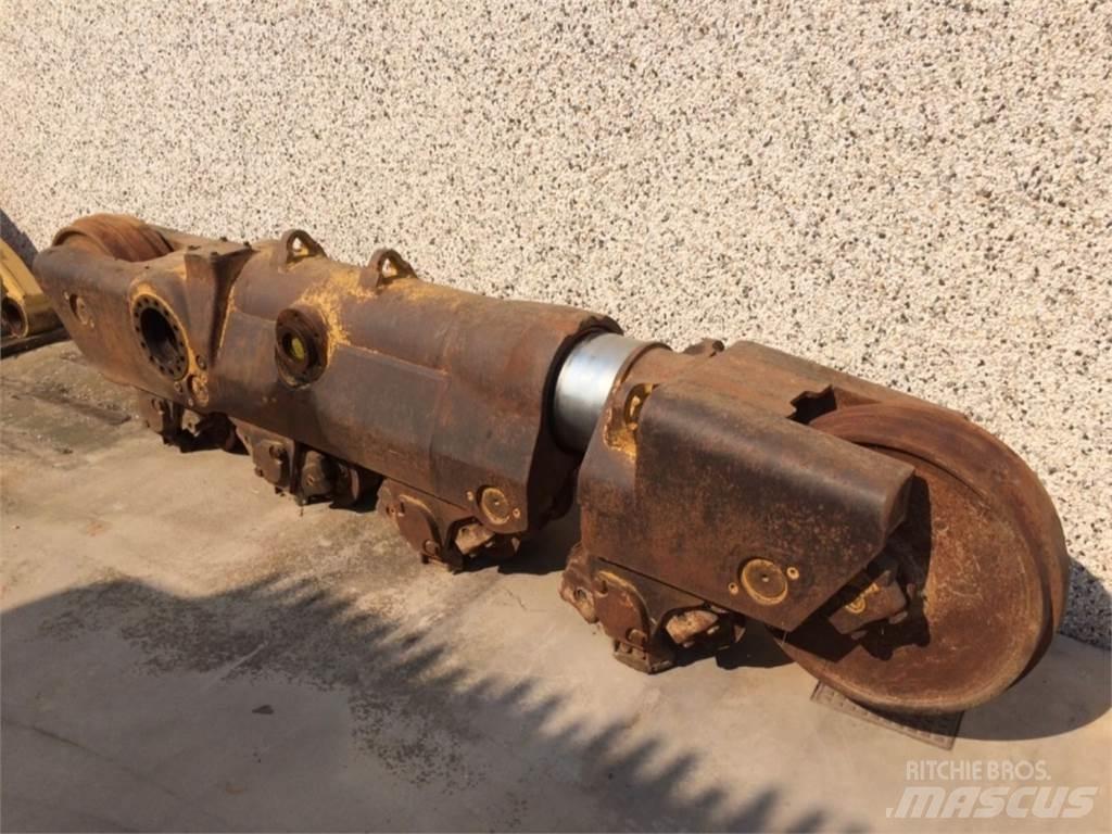 CAT  D8L Band, kedjor och underreden