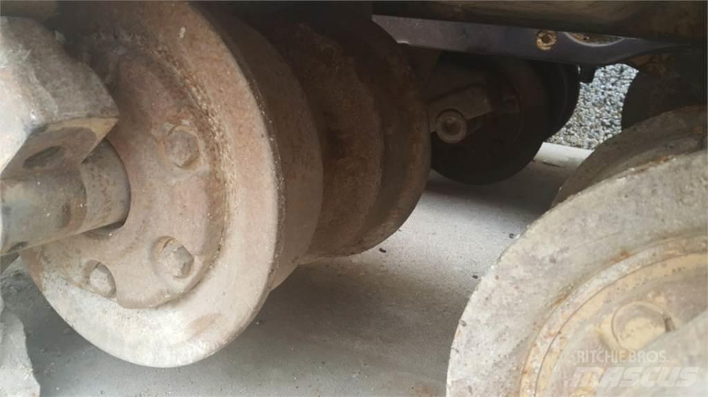 CAT  D8L Band, kedjor och underreden