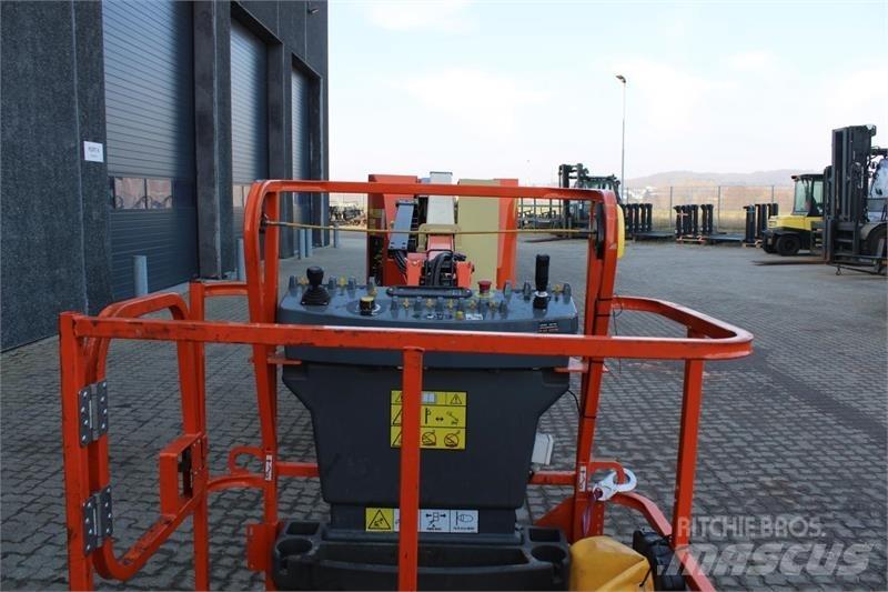 JLG E300AJP Bomliftar