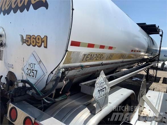 Etnyre STEEL 7,500 Tanktrailer
