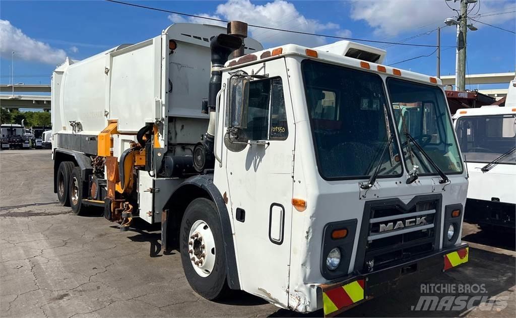 Mack LEU600 Sopbilar