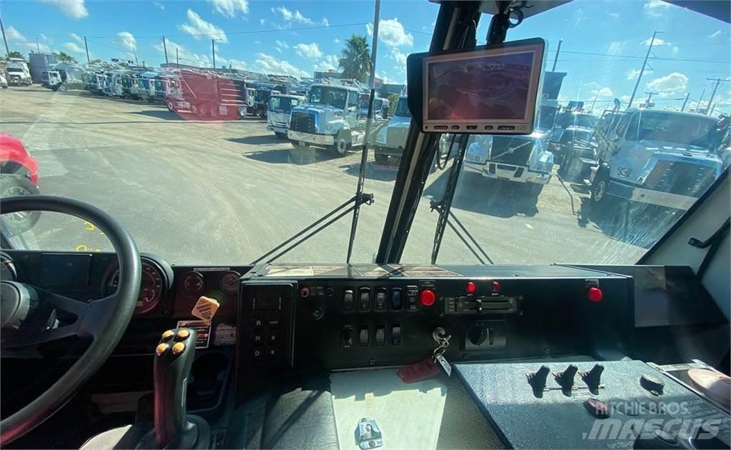 Mack LEU600 Sopbilar