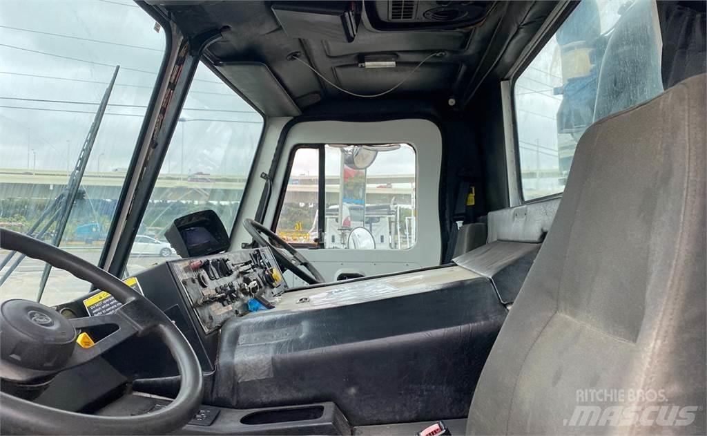 Mack LEU613 Sopbilar