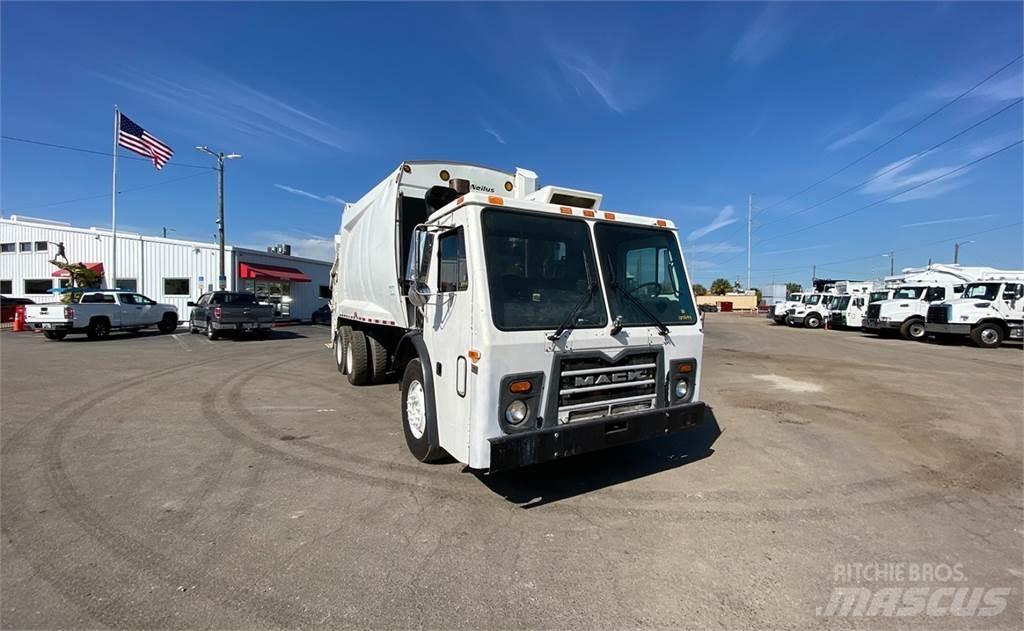 Mack LEU613 Sopbilar