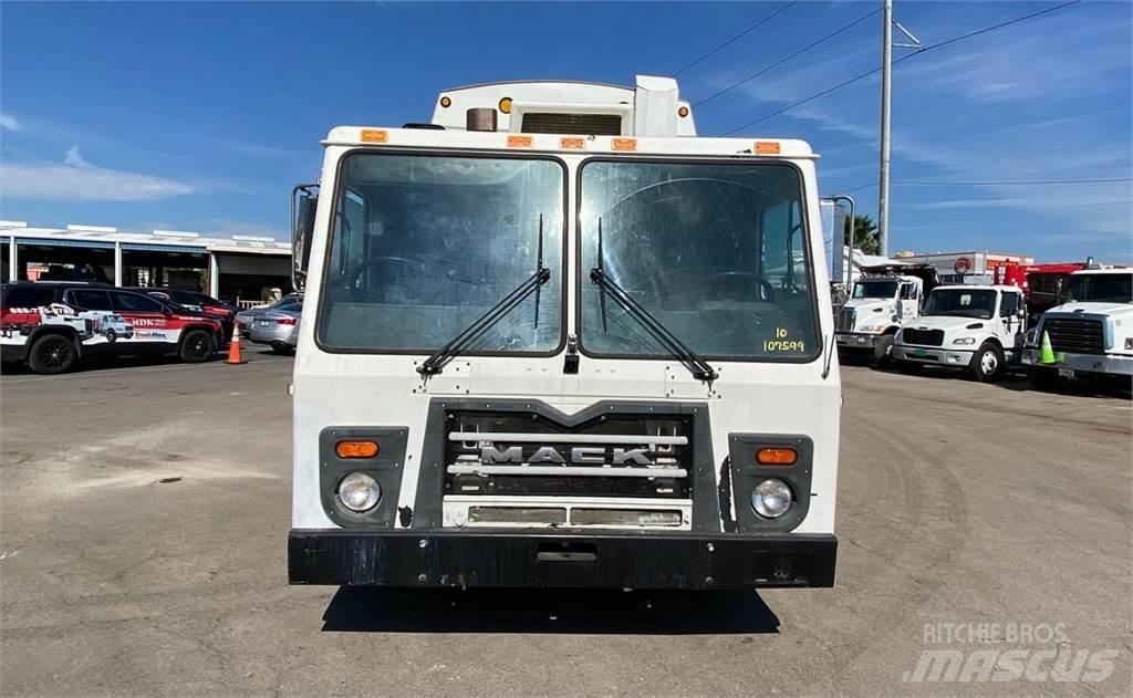 Mack LEU613 Sopbilar