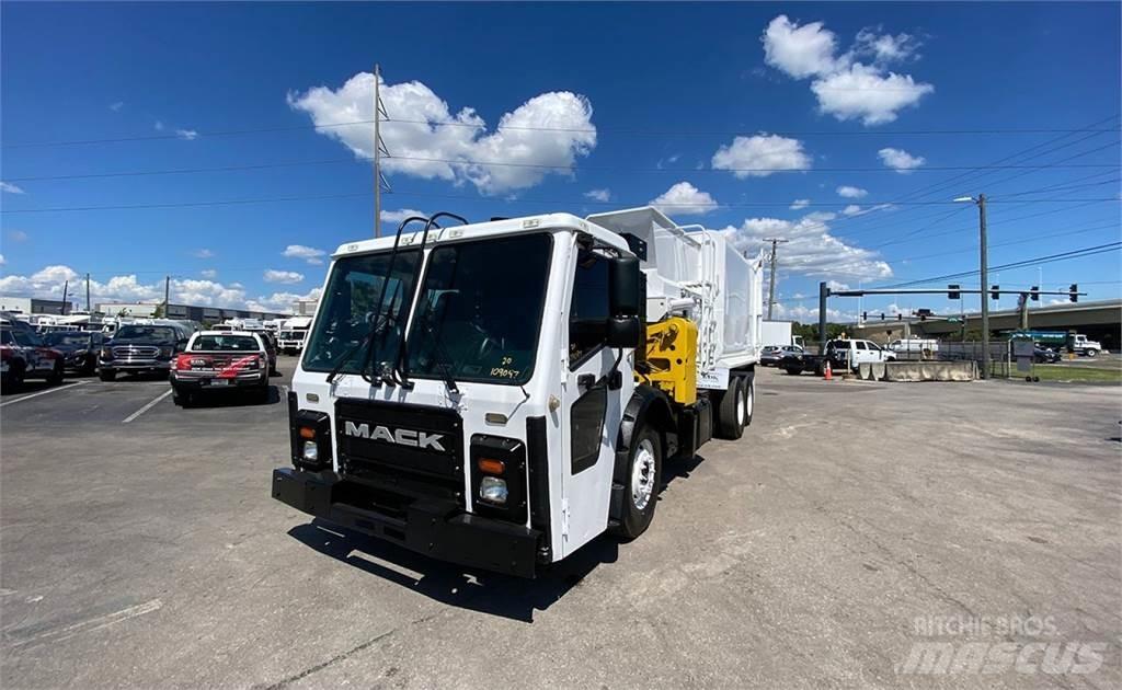 Mack LR613 Sopbilar