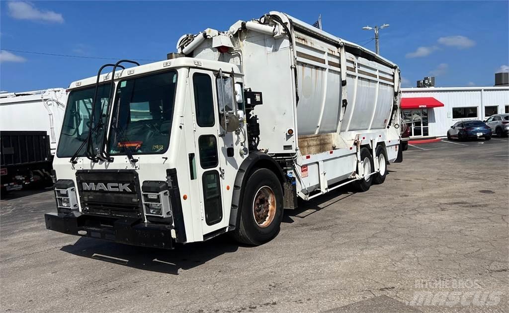 Mack LR613 Sopbilar