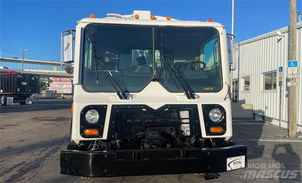 Mack MRU613 Sopbilar