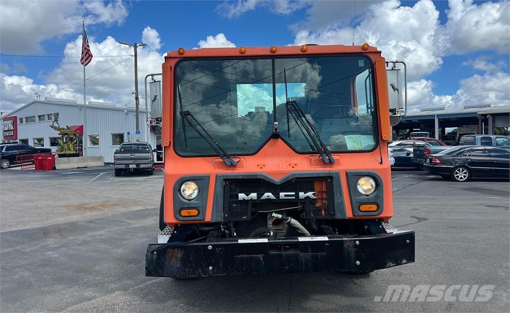 Mack MRU613 Chassier