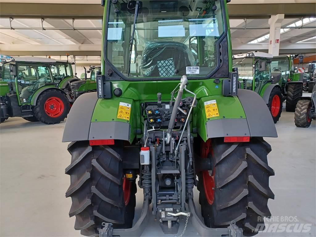Fendt 211F Traktorer