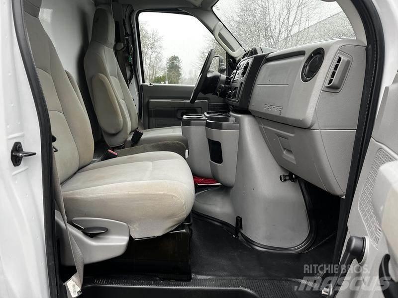 Ford Econoline Lätta skåpbilar