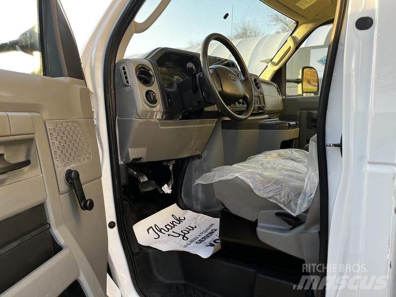 Ford Econoline Lätta skåpbilar