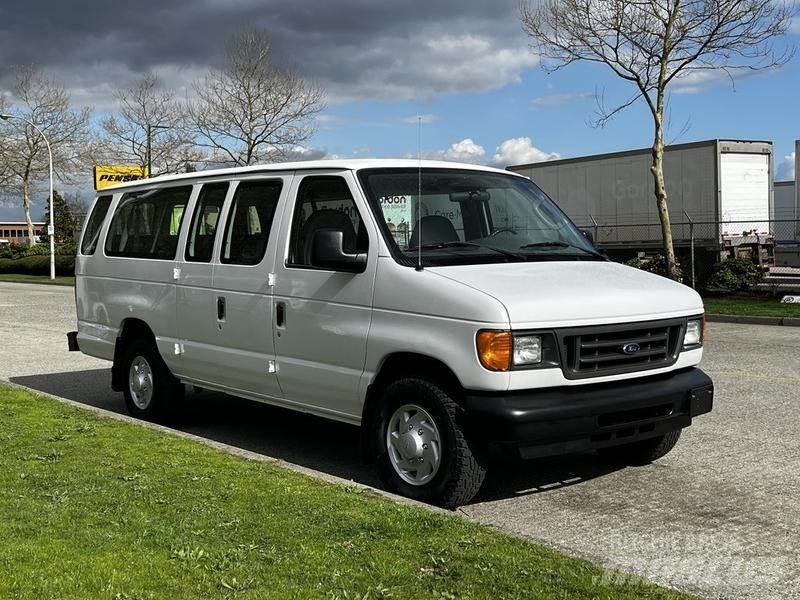 Ford Econoline Personbilar