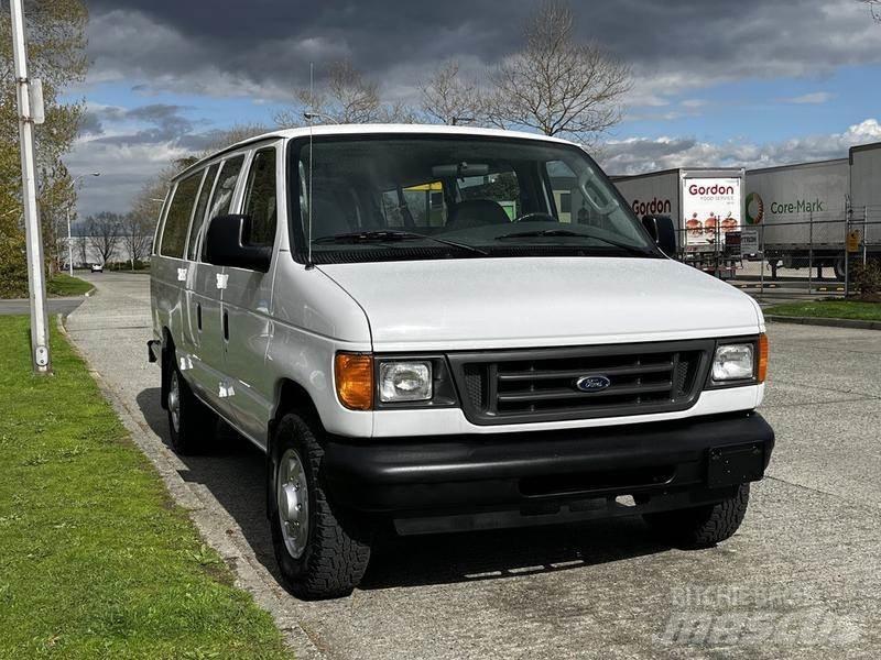Ford Econoline Personbilar