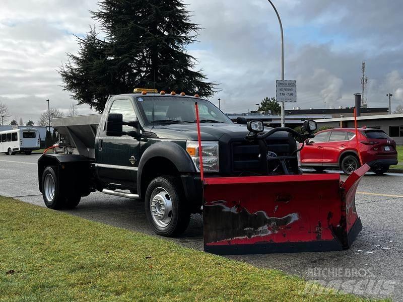 Ford F-550 Snöblad och plogar