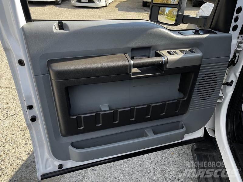 Ford F-550 Flakbilar