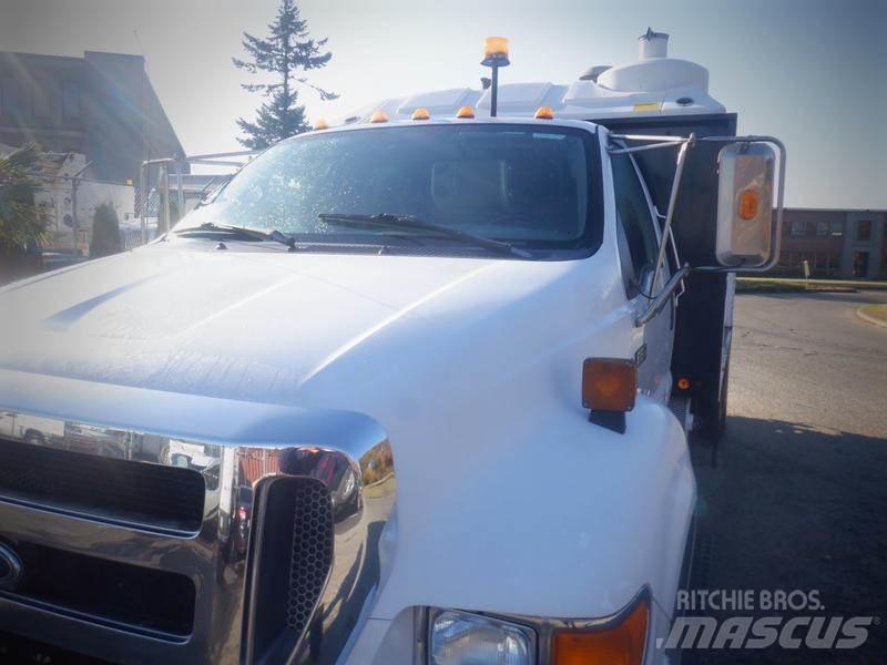 Ford F-650 Slamsugningsbil