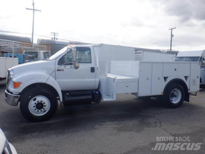 Ford F-750 Plogbilar