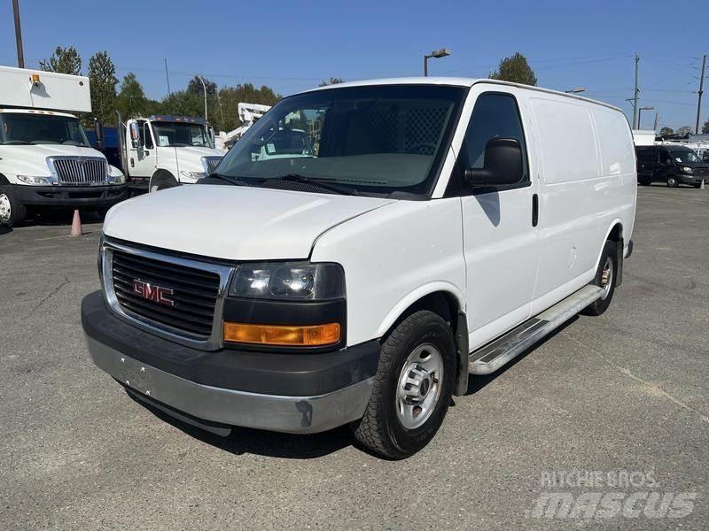 GMC Savana Lätta skåpbilar