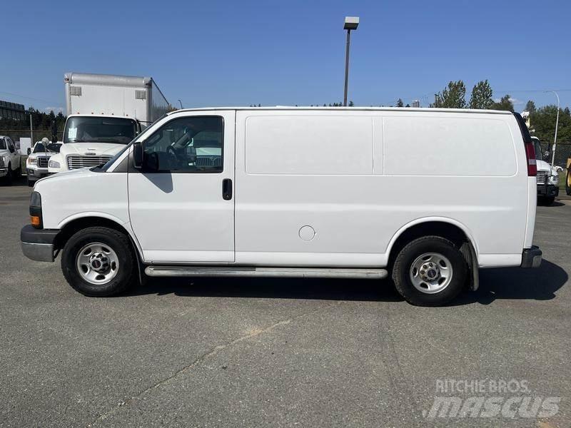 GMC Savana Lätta skåpbilar