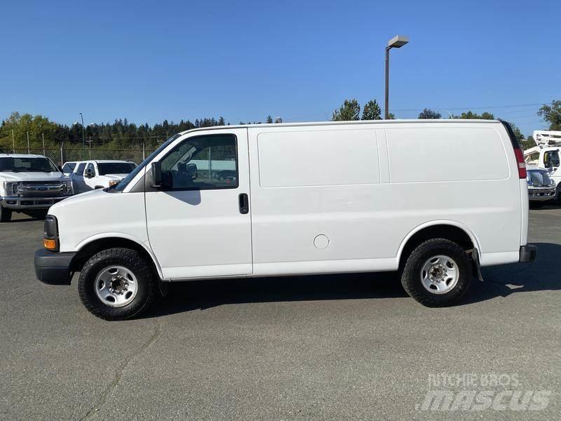 GMC Savana Lätta skåpbilar