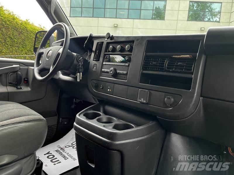 GMC Savana Lätta skåpbilar
