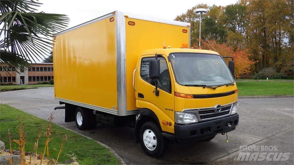 Hino 145 Lätta skåpbilar