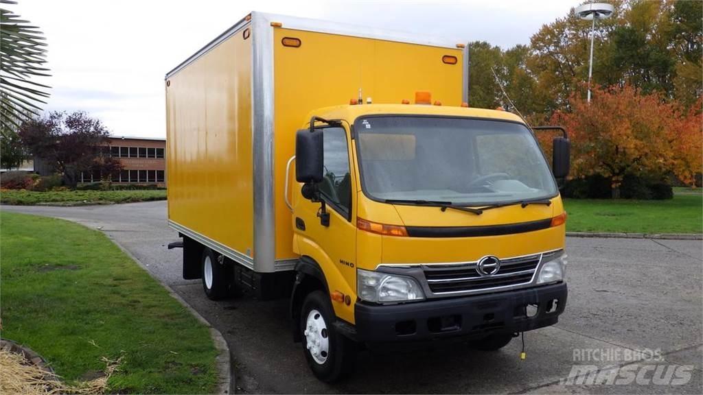 Hino 145 Lätta skåpbilar