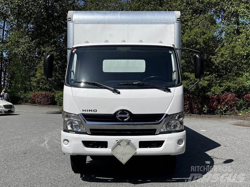 Hino 155 Lätta skåpbilar