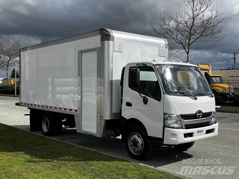 Hino 195 Lätta skåpbilar