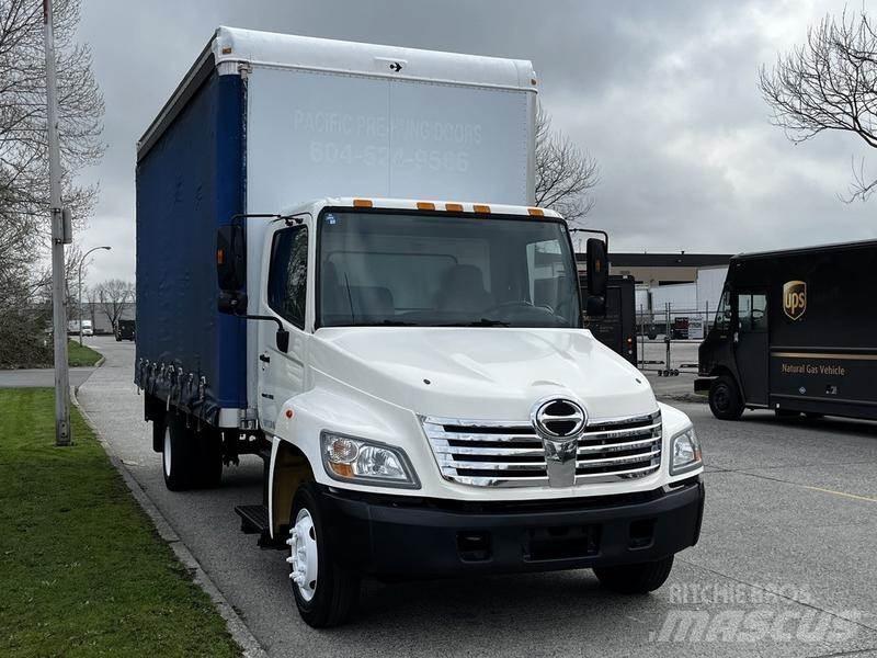 Hino 268 Lätta skåpbilar