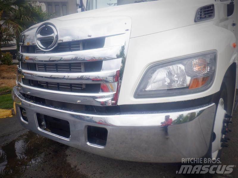 Hino 308 Plogbilar